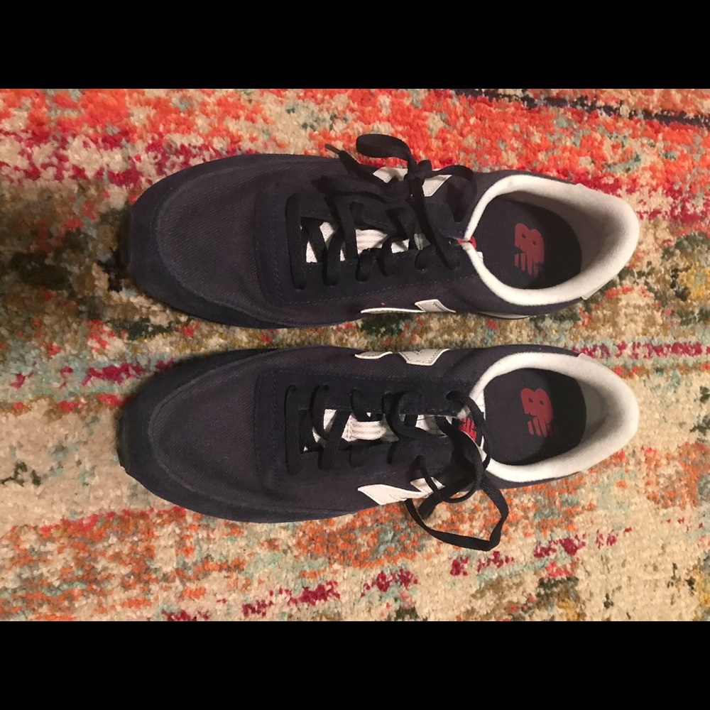 New Balance 410 women’s sneakers